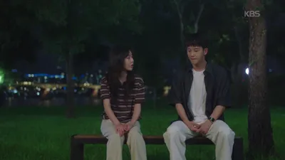 Jeon Hye-won conceals her feelings for the departing Seol Jeong-hwan, marking a turning point in Misaligned Gazes.