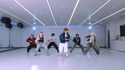 El vídeo de la coreografía de Stray Kids para 'This & That' alcanza gran éxito tras solo un día de su lanzamiento