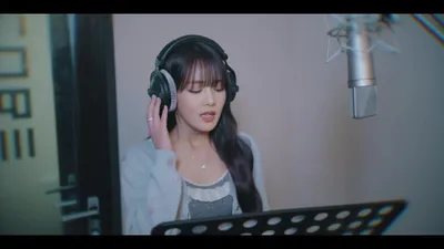 Se estrena el MV de 'END+ing', la canción de Minnie que expresa la culpa en un tiempo detenido.
