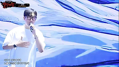 Hwang In-wook cautiva con su voz melancólica en su actuación como jurado en Dalmyeon Gawang