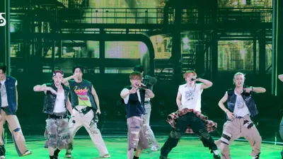 Stray Kids demuestra su dominio escénico con 'This & That'