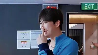 "Kyungsoo, give it a try" — EXO's playful 'EXO-YAHO' moment erupts after the concert