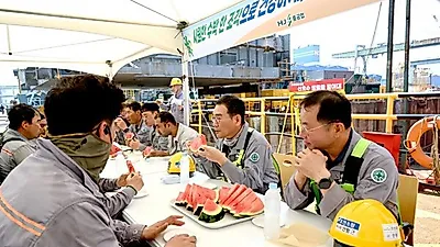 HJ중공업·협력사 직원들, “시원한 수박으로 더위 이겨요”