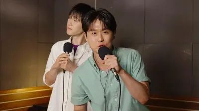 Actors Song Yu-taek and Lee Bong-jun show seamless chemistry on the musical stage of Mad Hatter