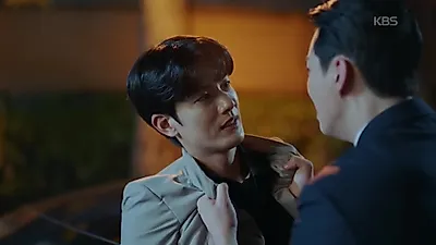 Kang Da-bin y Kim Kyung-bo se persiguen sin tregua en la intensa persecución de 'Red Pearl'