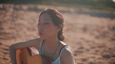 Artist Jang Su-bin releases music video for new single 'Surf' featuring refreshing sounds