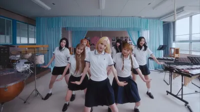 하츠투하츠, 일본 데뷔곡 'ICONIC HEART' 공개 0.7일 만에