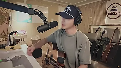 Roy Kimが再解釈したオアシスの「Wonderwall」…アコースティックな旋律で彩る