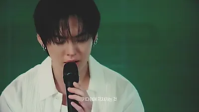 Stray Kids' Lee Know showcases understated vocals with cover of Kim Kwang-jin's 'First Feeling'