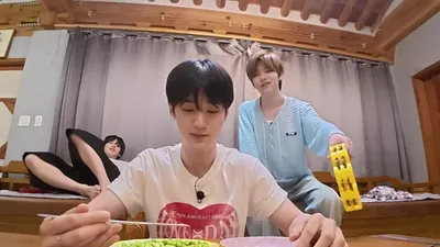VERIVERY: "Are we fruits?" The group showcases their quirky chemistry on VERIVERY Camp