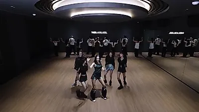 La coreografía de 'JUMP' de MEOVV tras bambalinas en KCON LA