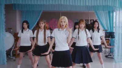 하츠투하츠, 일본 첫 싱글 'ICONIC HEART' 뮤직비디오로 선포한