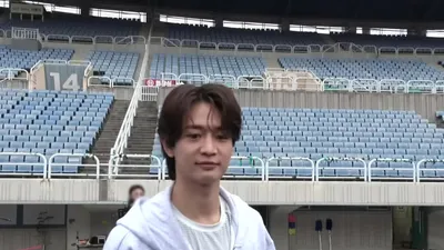 Behind the scenes of Minho's energetic commercial shoot, revealing his fitness enthusiast side