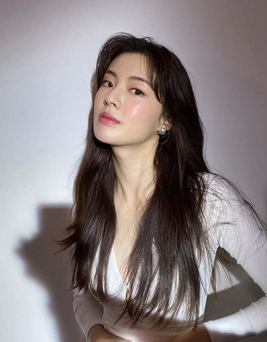이선빈, 이광수가 반한 광채 미모+콜라병 몸매