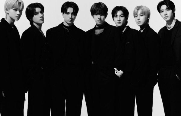 엔하이픈 경호원, 입국 중 팬 폭행? "과잉경호" vs "업무일뿐"