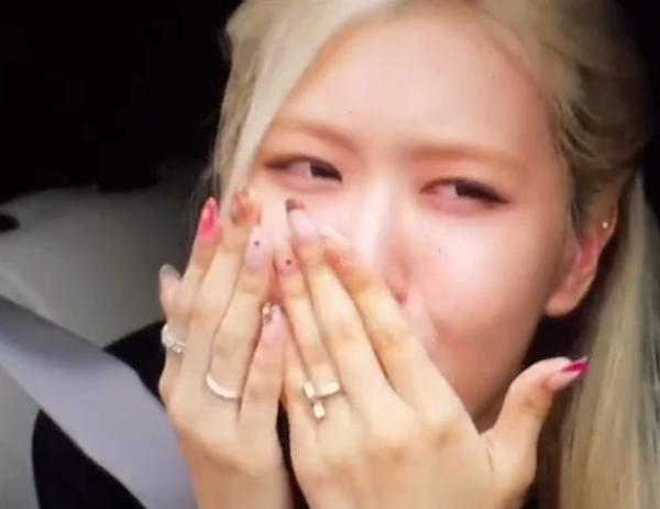 오늘(19일) 블랙핑크 컴백, 로제 길에서 서럽게 '펑펑'