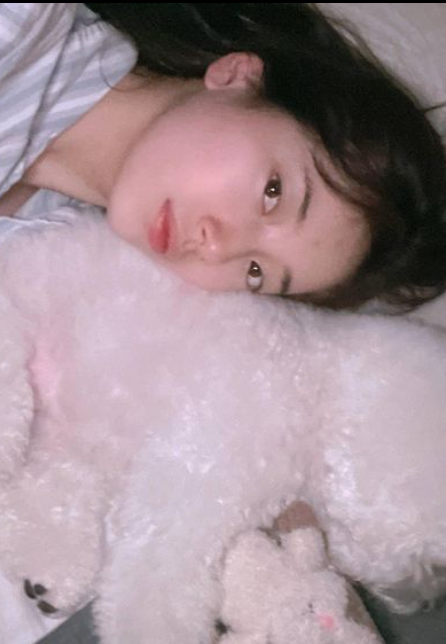 이렇게 털어도 돼? 수지, 일상 사진 '탈탈' 공개 
