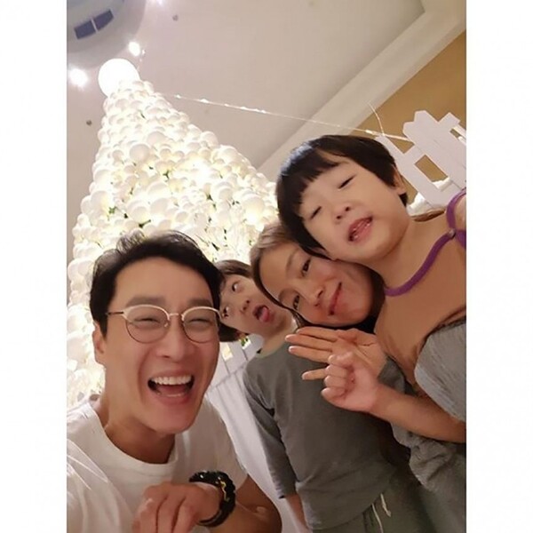 이휘재·문정원, 쌍둥이 아들과 돌연 캐나다행…무슨 일?