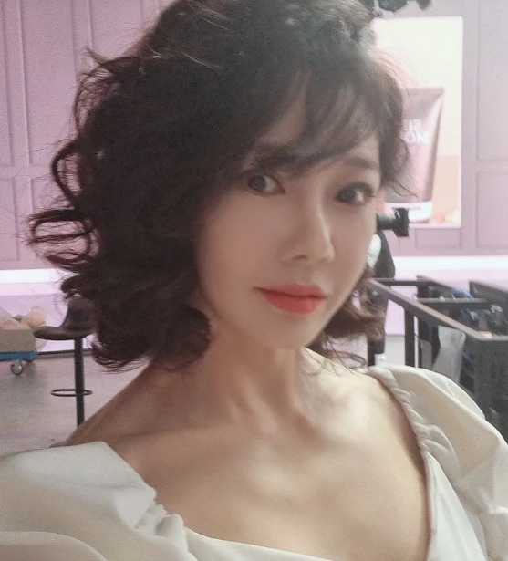 조은숙, 52번째 생일 딸들과 함께…남편은?