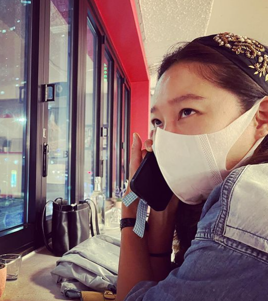 "말 안통함" 공효진, 예비남편 케빈오와 통화중?