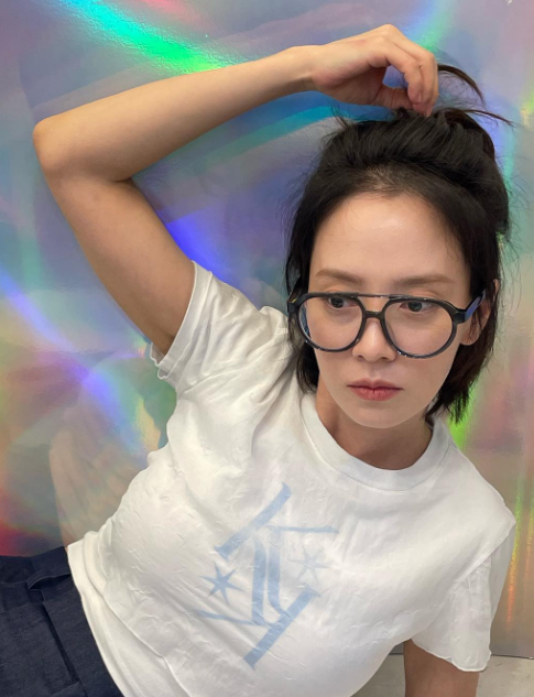 송지효, 머리 무슨 일? '런닝맨' 초창기 같은 근황