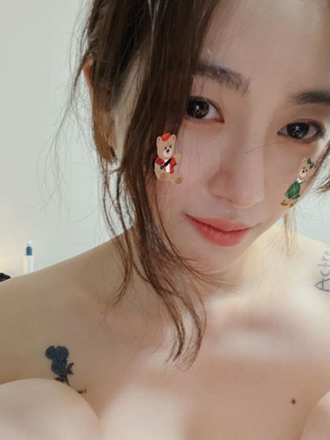 'AOA 탈퇴' 권민아, 올누드로 카메라 앞에 '아찔'
