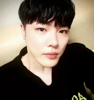 '프로포폴 상습 투약' 휘성, 헬쓱한 얼굴로 "행복할 수 없다면…"