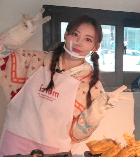 강남역 붕어빵 팔고 있는 걸그룹 멤버, 누구?