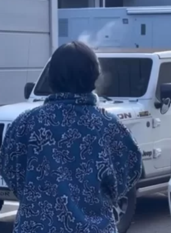 이영지, 길거리에서 담배? "인생의 한숨"