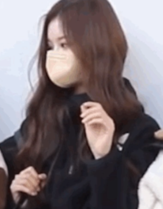 엔믹스 지니 탈퇴 후 표정관리 안 되는 설윤 근황