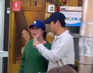 송중기, 전여빈과 남다른 기류 '어깨동무'까지